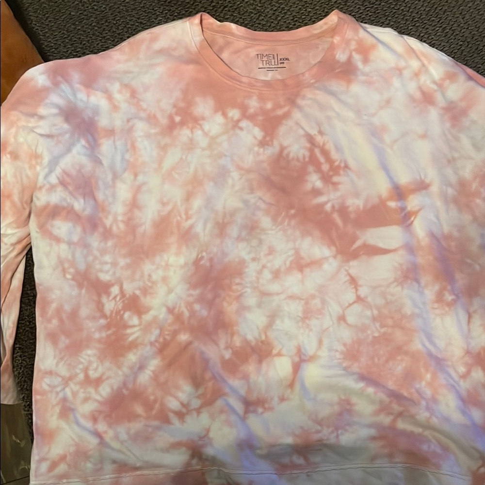 Tie-Dye Sweatshirt in Pink and White
